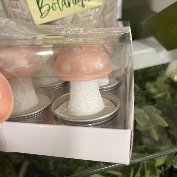 Pink Mushroom Toadstool Tea Light Candles Set of 6 Gardener’s Eden NWT - Picture 5 of 5